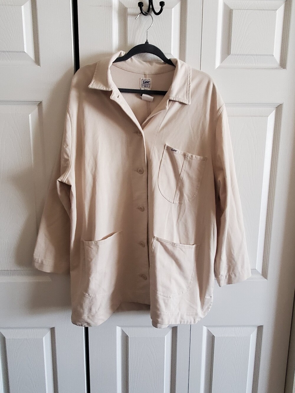 LEE XXL WOMENS CHORE DUSTER COAT. BEIGE . LONG SLEEVES. BUTTON UP